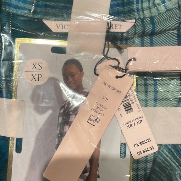 Victoria’s Secret Plaid PJ Short Set NWT! - Picture 3 of 6
